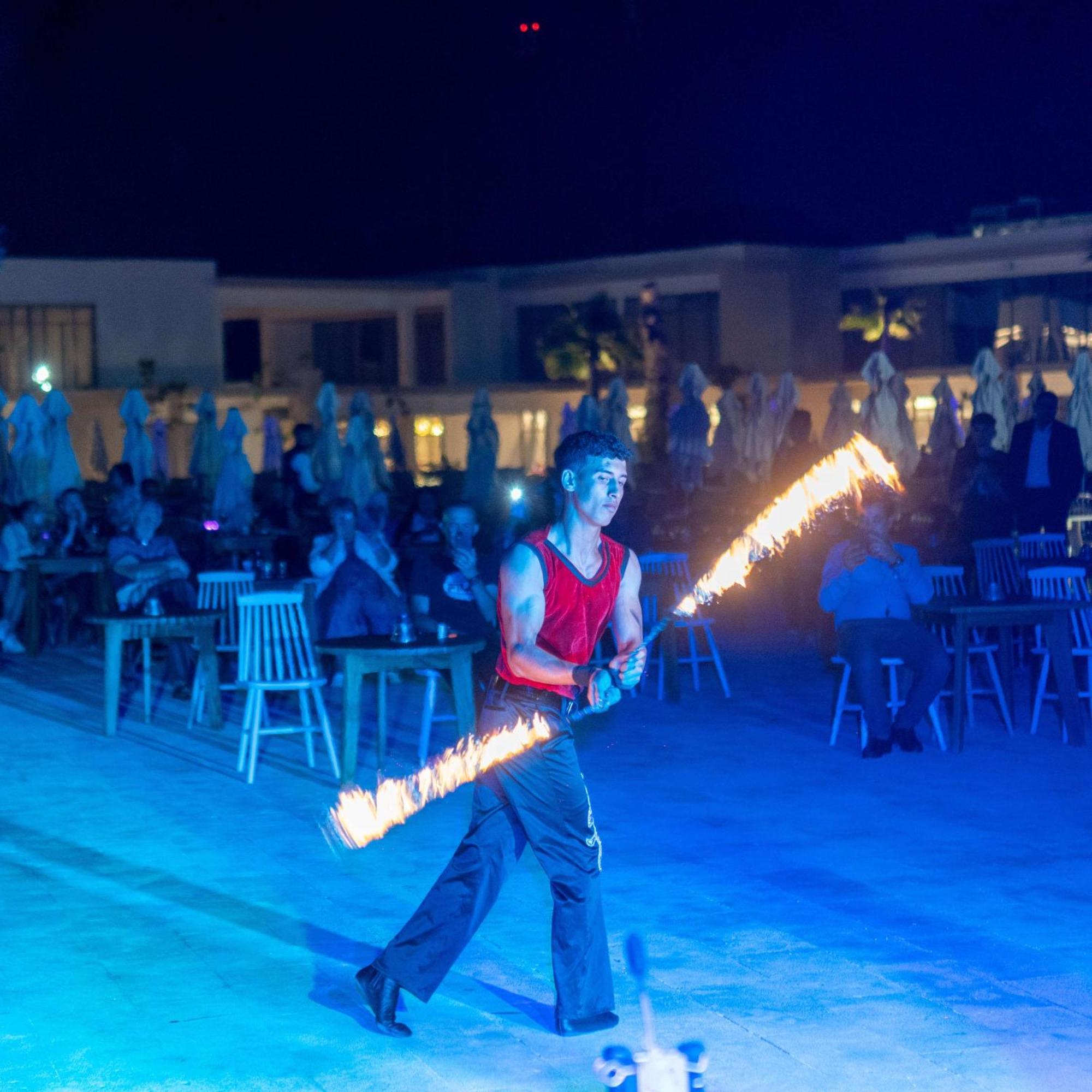 Radisson Blu Resort Al Hoceima Bagian luar foto Fire fan performance