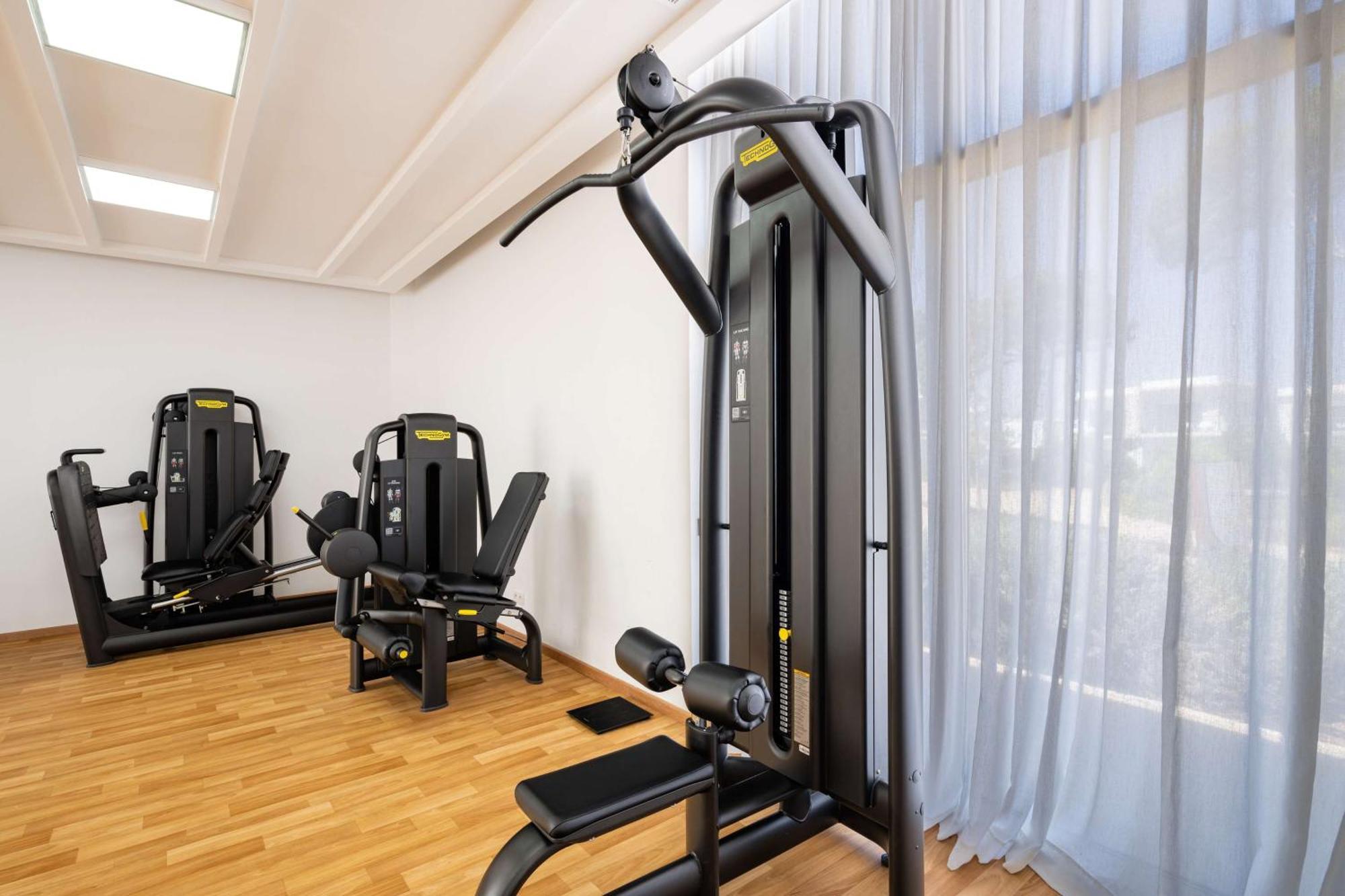 Radisson Blu Resort Al Hoceima Bagian luar foto A Technogym selection