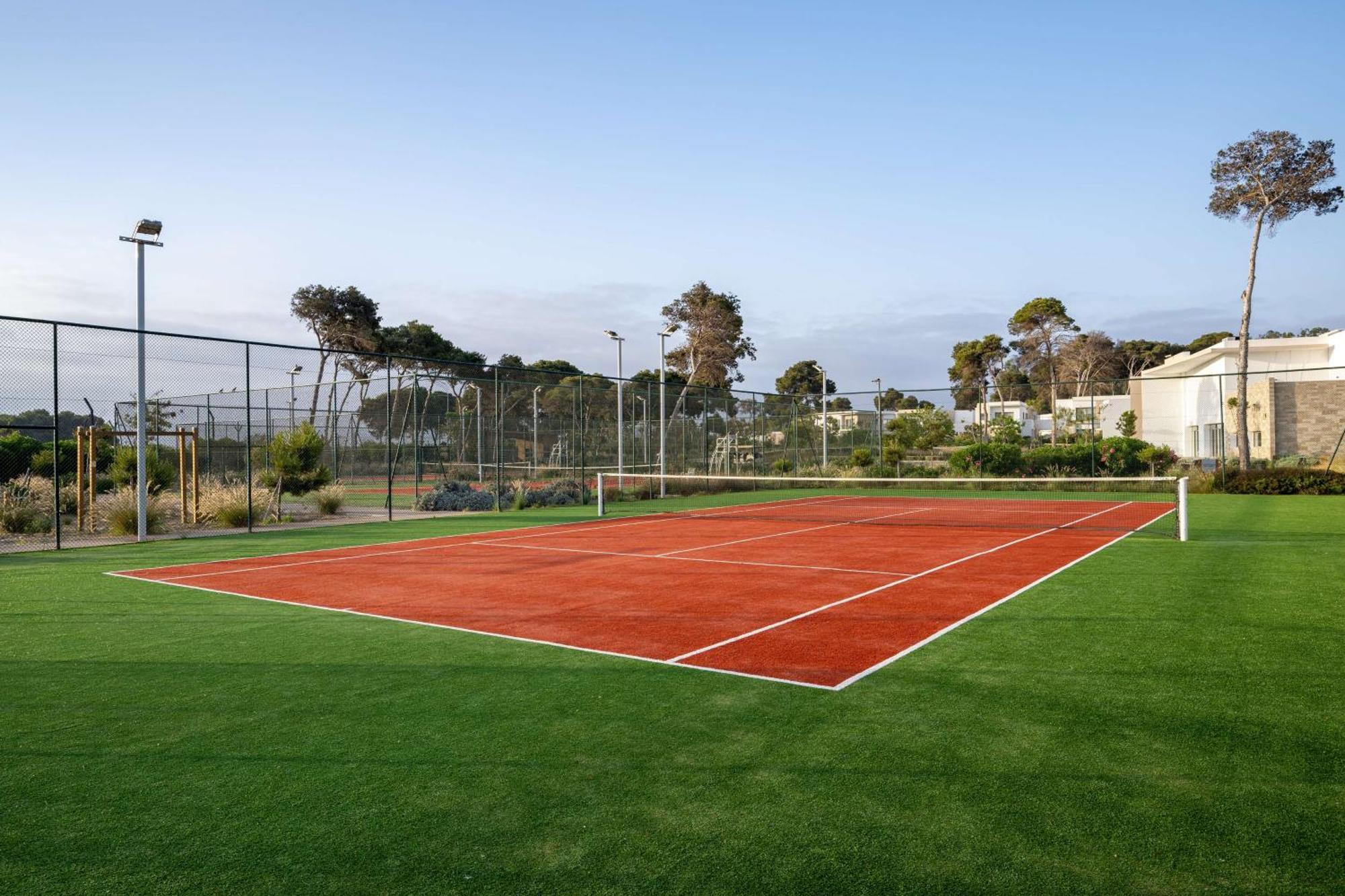 Radisson Blu Resort Al Hoceima Bagian luar foto Tennis court