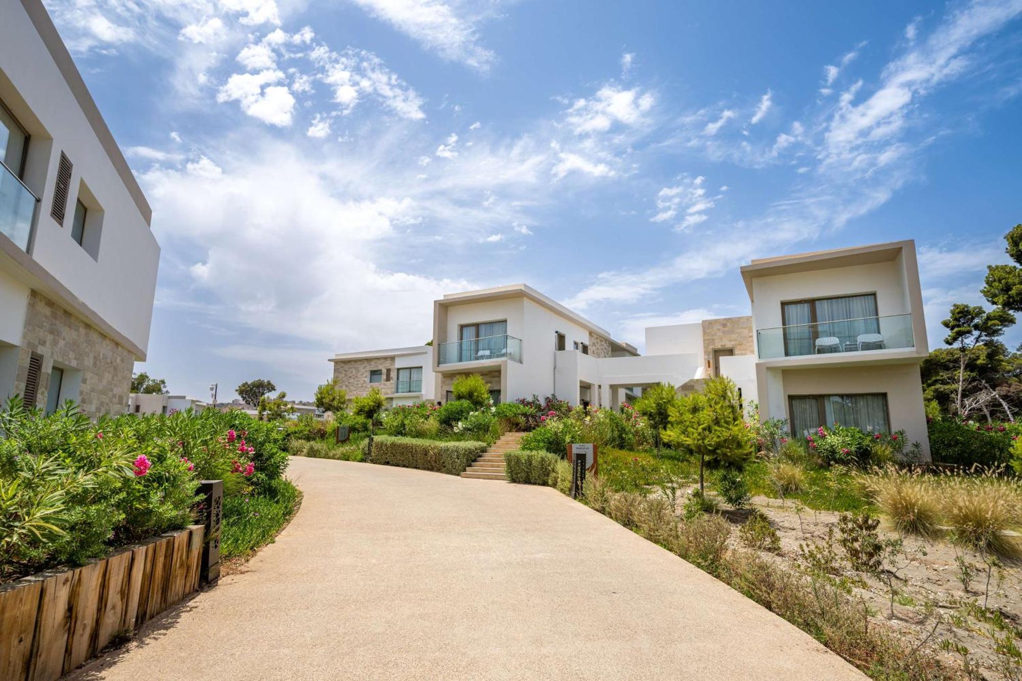 Radisson Blu Resort Al Hoceima Bagian luar foto The resort's villas