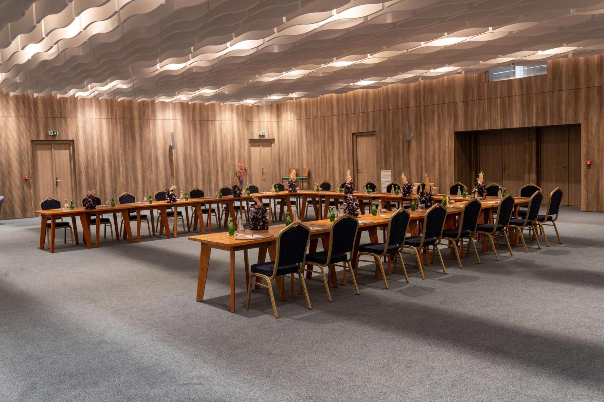 Radisson Blu Resort Al Hoceima Bagian luar foto The conference room of the German Bundestag