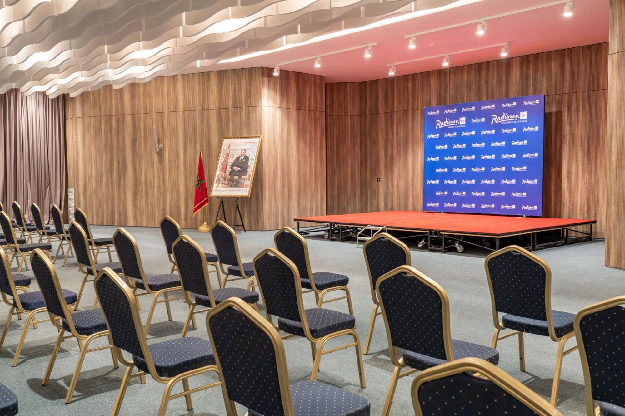 Radisson Blu Resort Al Hoceima Bagian luar foto The press conference room of the Federal Council