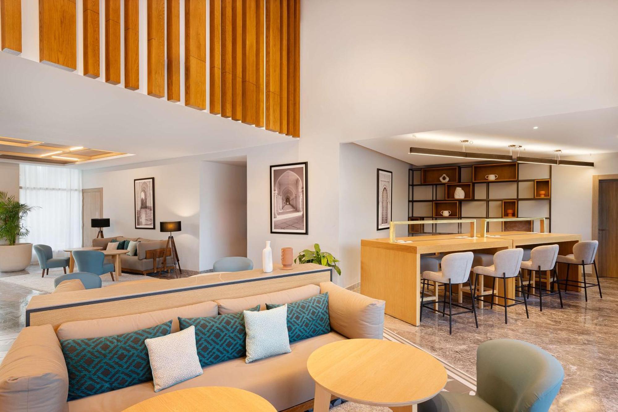 Radisson Blu Resort Al Hoceima Bagian luar foto The lounge at the airport
